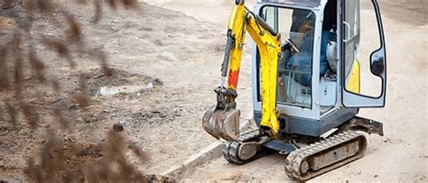 Pros and Cons of Mini Excavators for Small Contractors